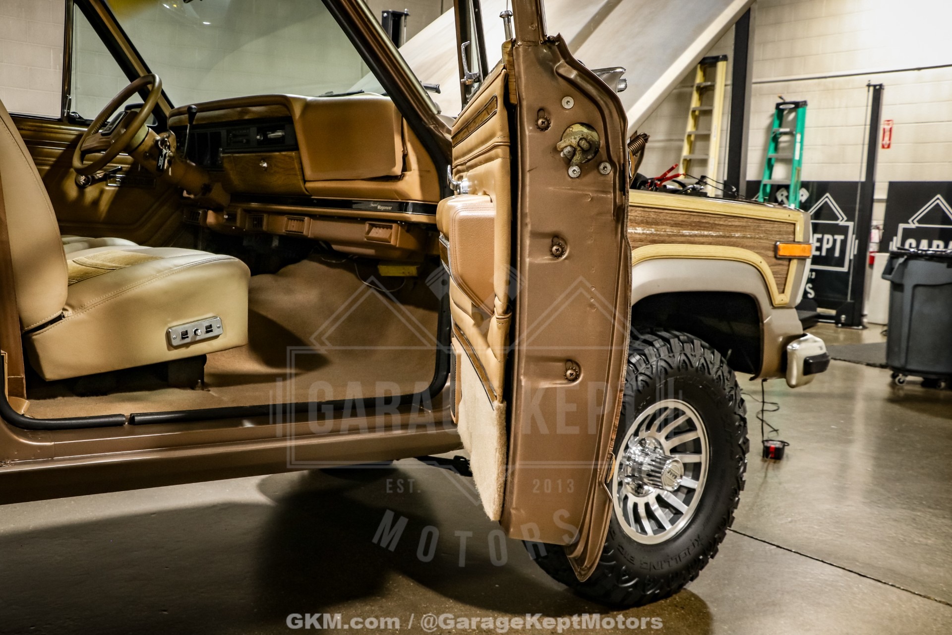 1988 Jeep Grand Wagoneer