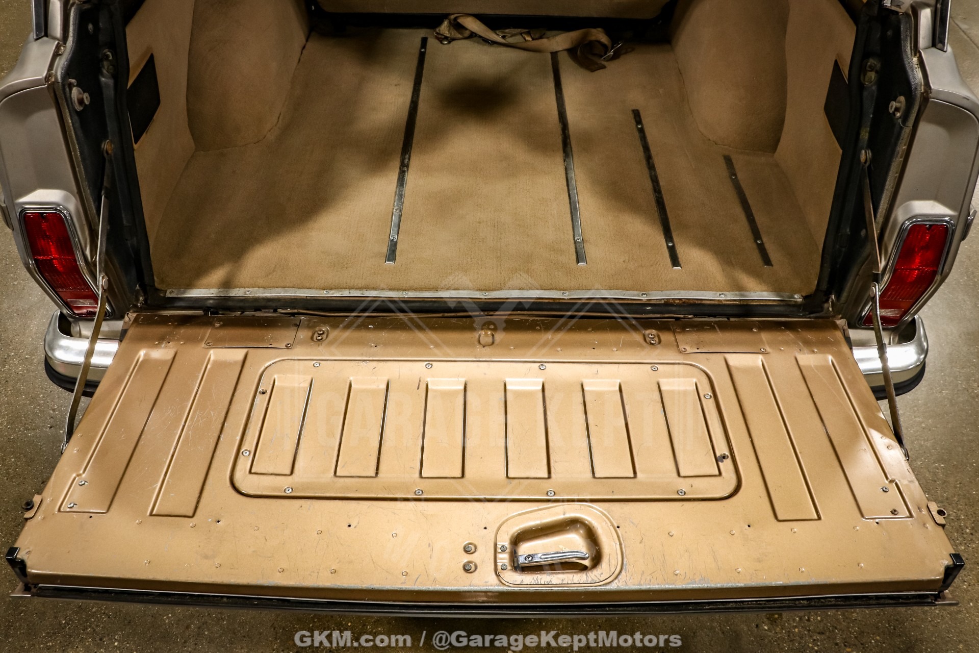 1988 Jeep Grand Wagoneer