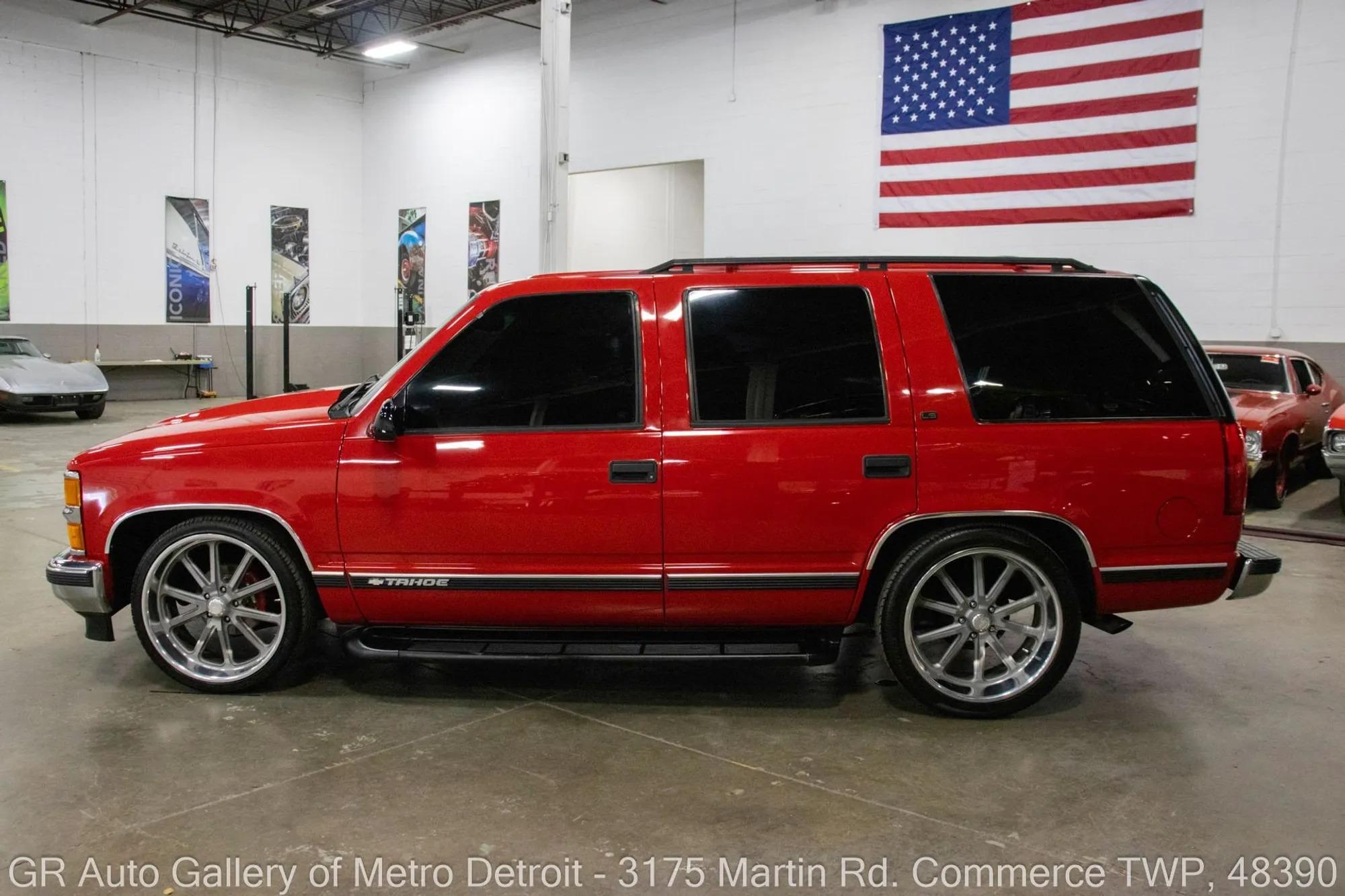 1998 Chevrolet Tahoe LS - 3