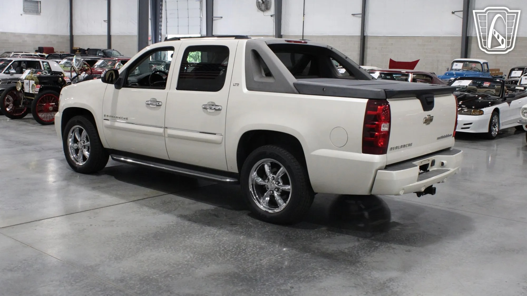 2008 Chevrolet Avalanche LS - 4