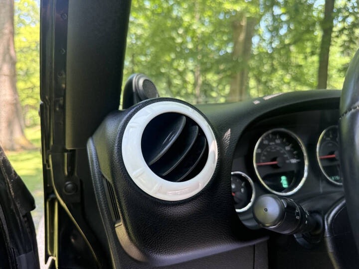 2011 Jeep Wrangler Unlimited Sahara