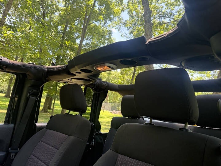 2011 Jeep Wrangler Unlimited Sahara