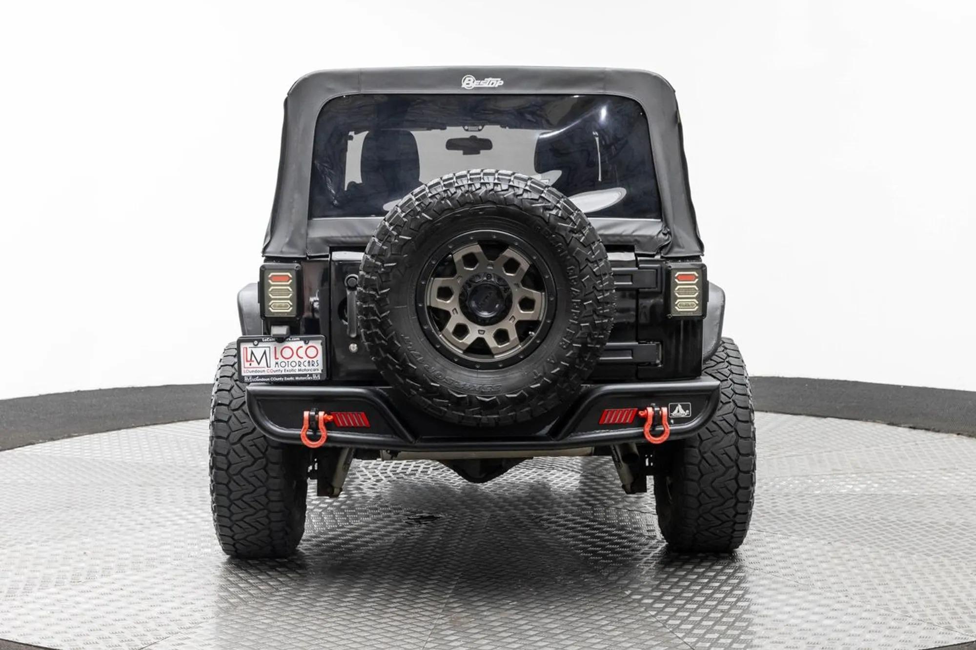 2012 Jeep Wrangler Unlimited Rubicon - 4