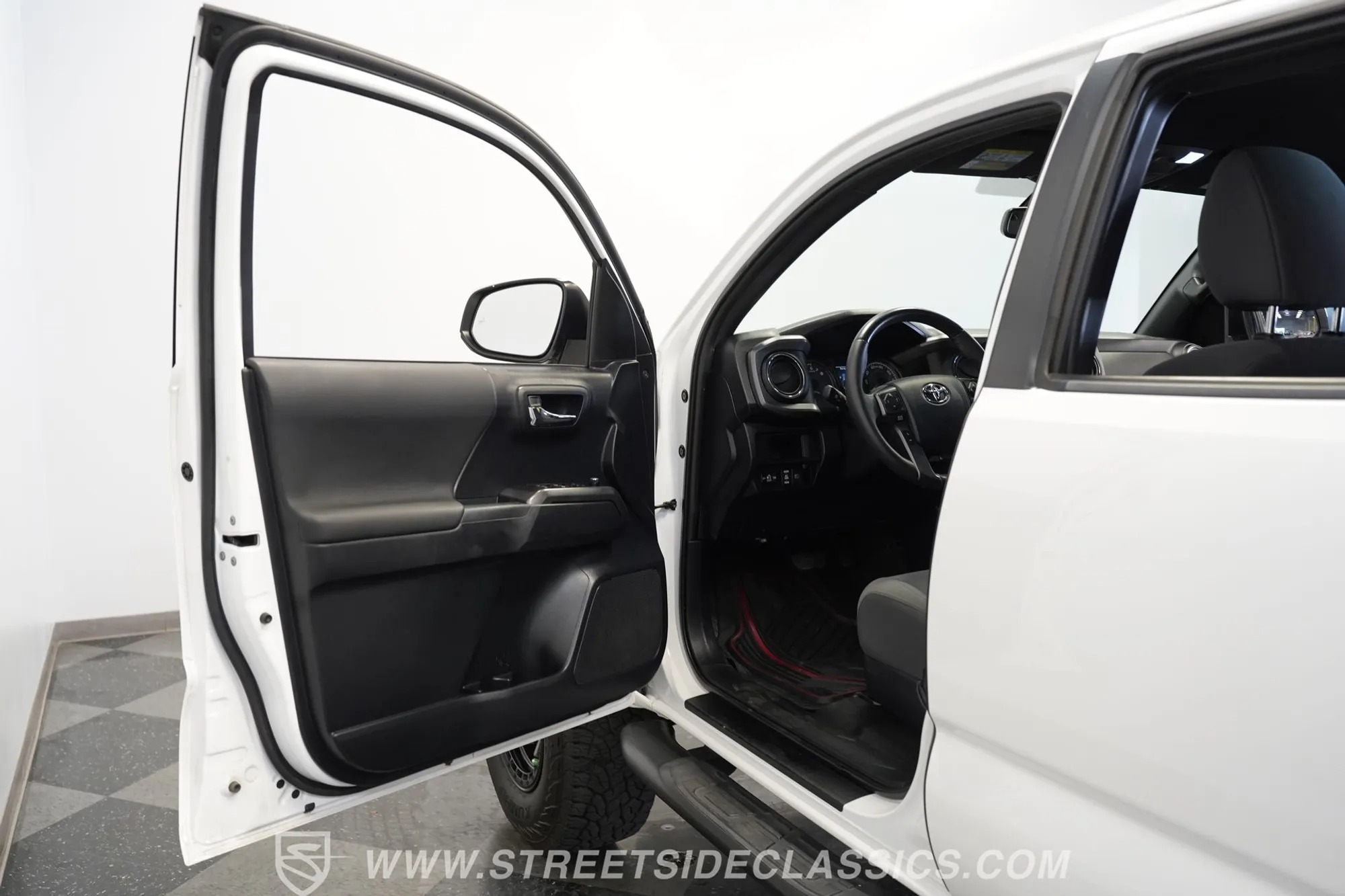 2018 Toyota Tacoma TRD Sport