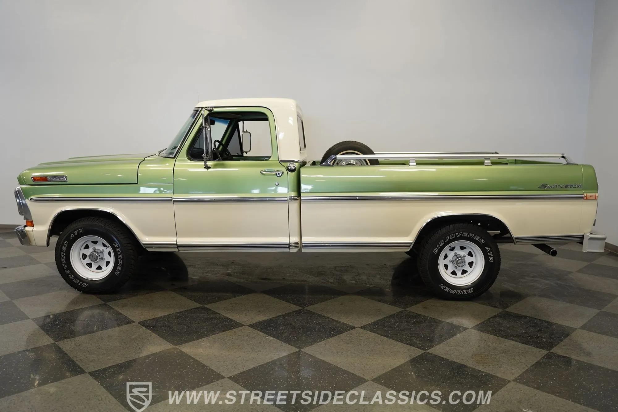 1972 Ford F-100 Sport Custom - 2