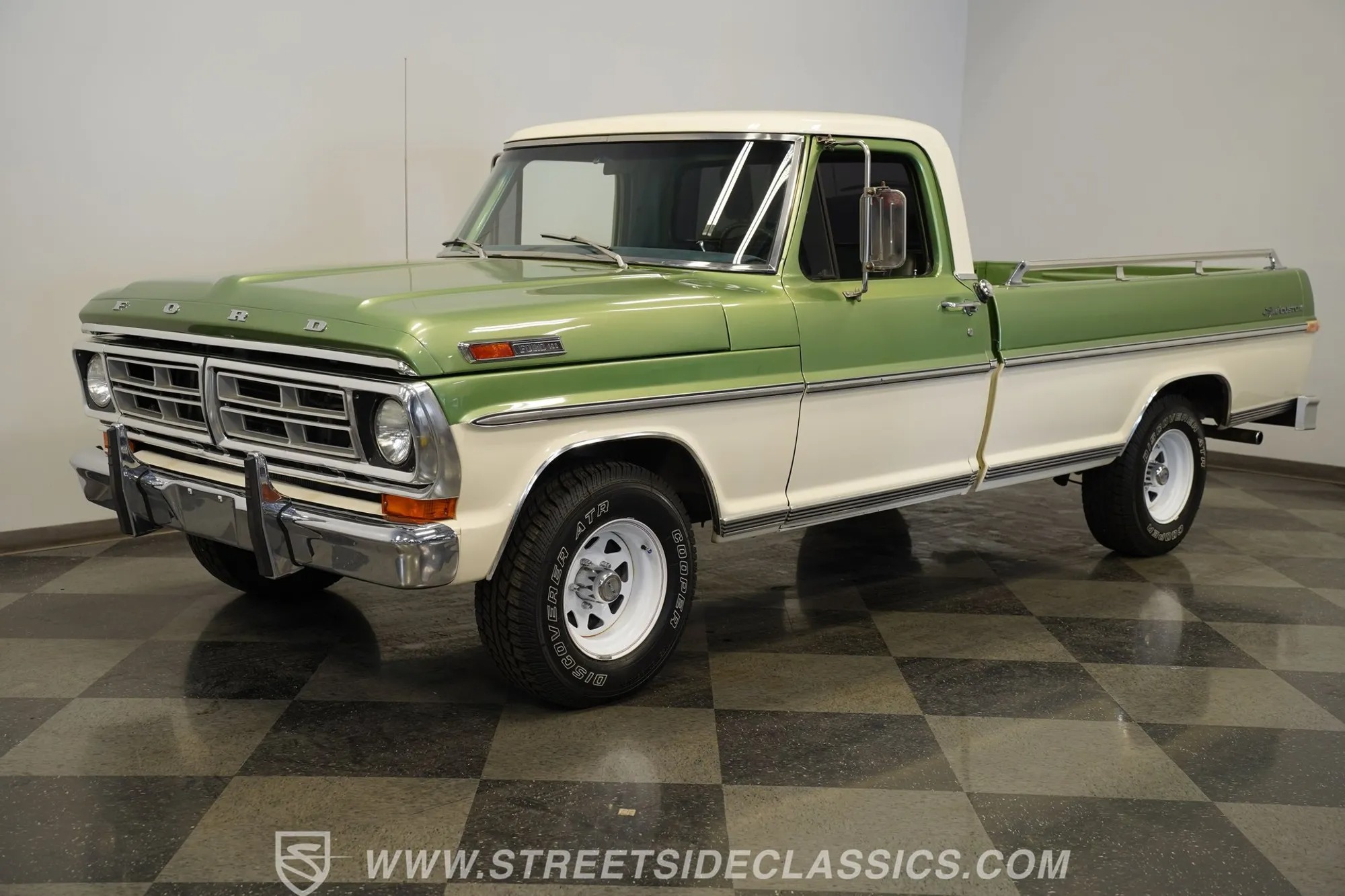 1972 Ford F-100 Sport Custom - 3