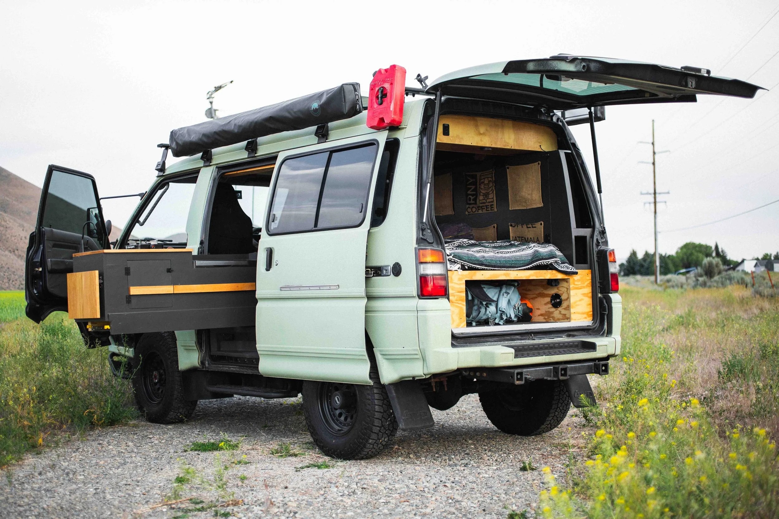 1995 Mitsubishi Delica L300 Star Wagon