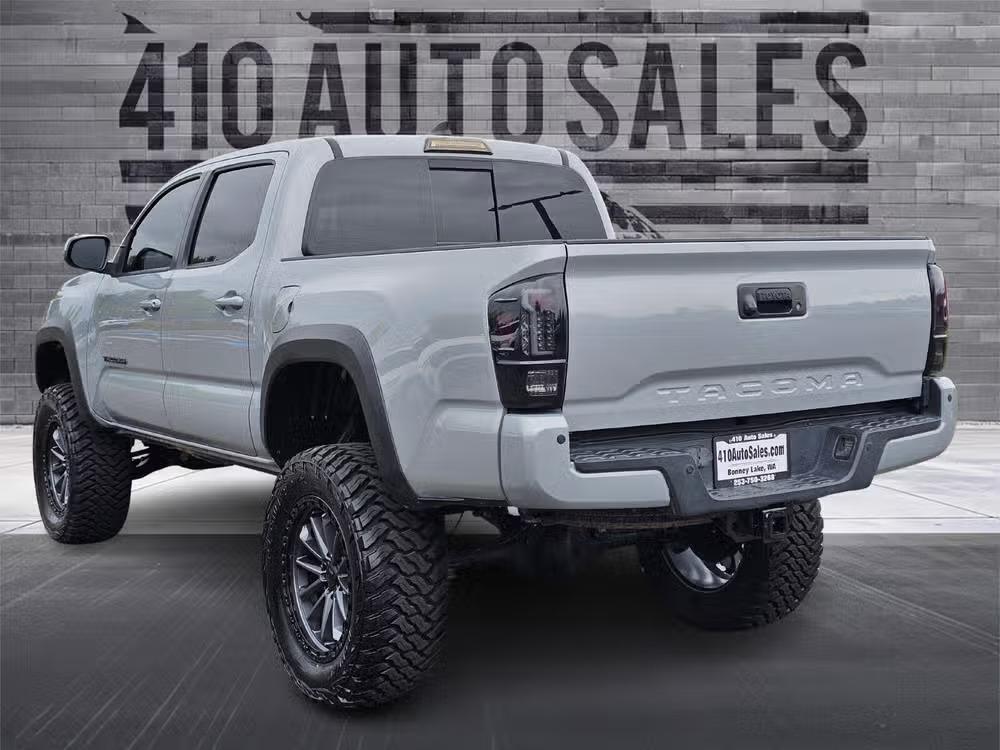 2018 Toyota Tacoma TRD Off-Road - 3