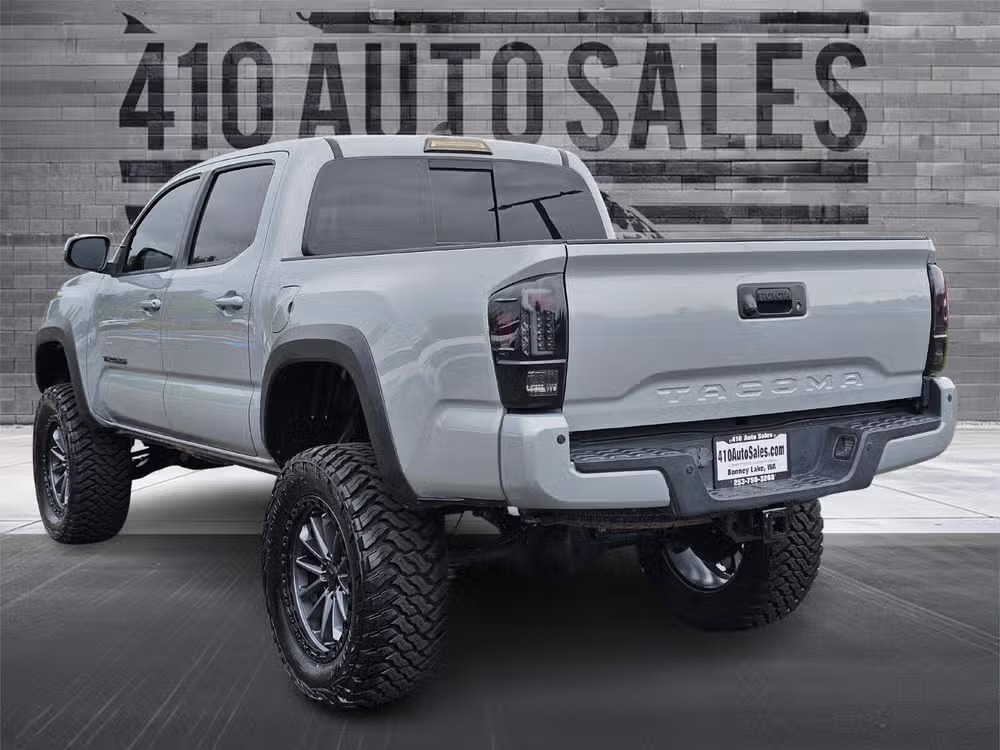 2018 Toyota Tacoma TRD Off-Road - 3
