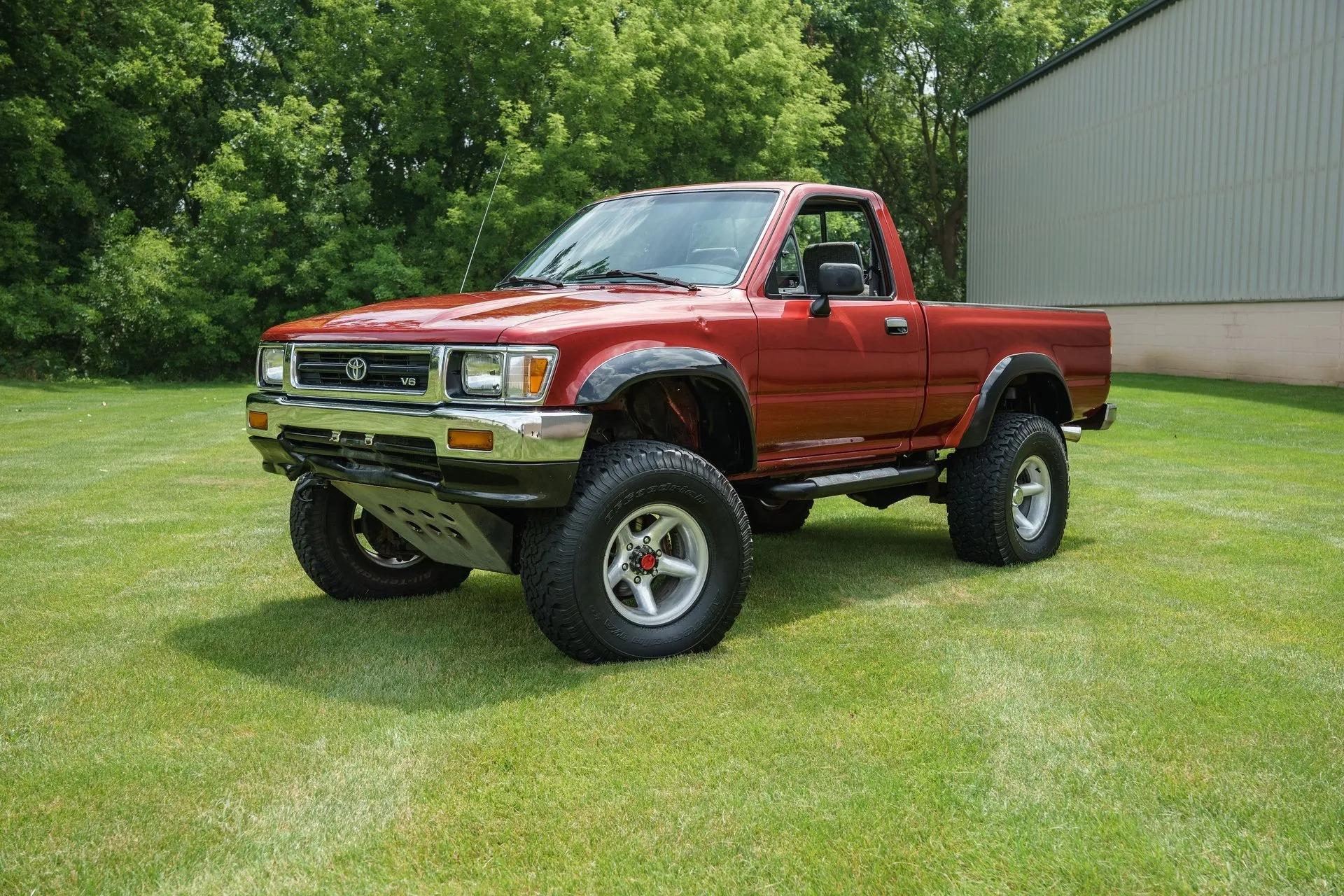 1994 Toyota Pickup DLX - 2