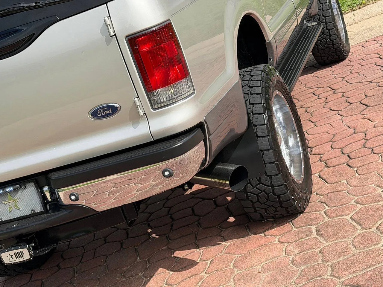 2002 Ford Excursion XLT