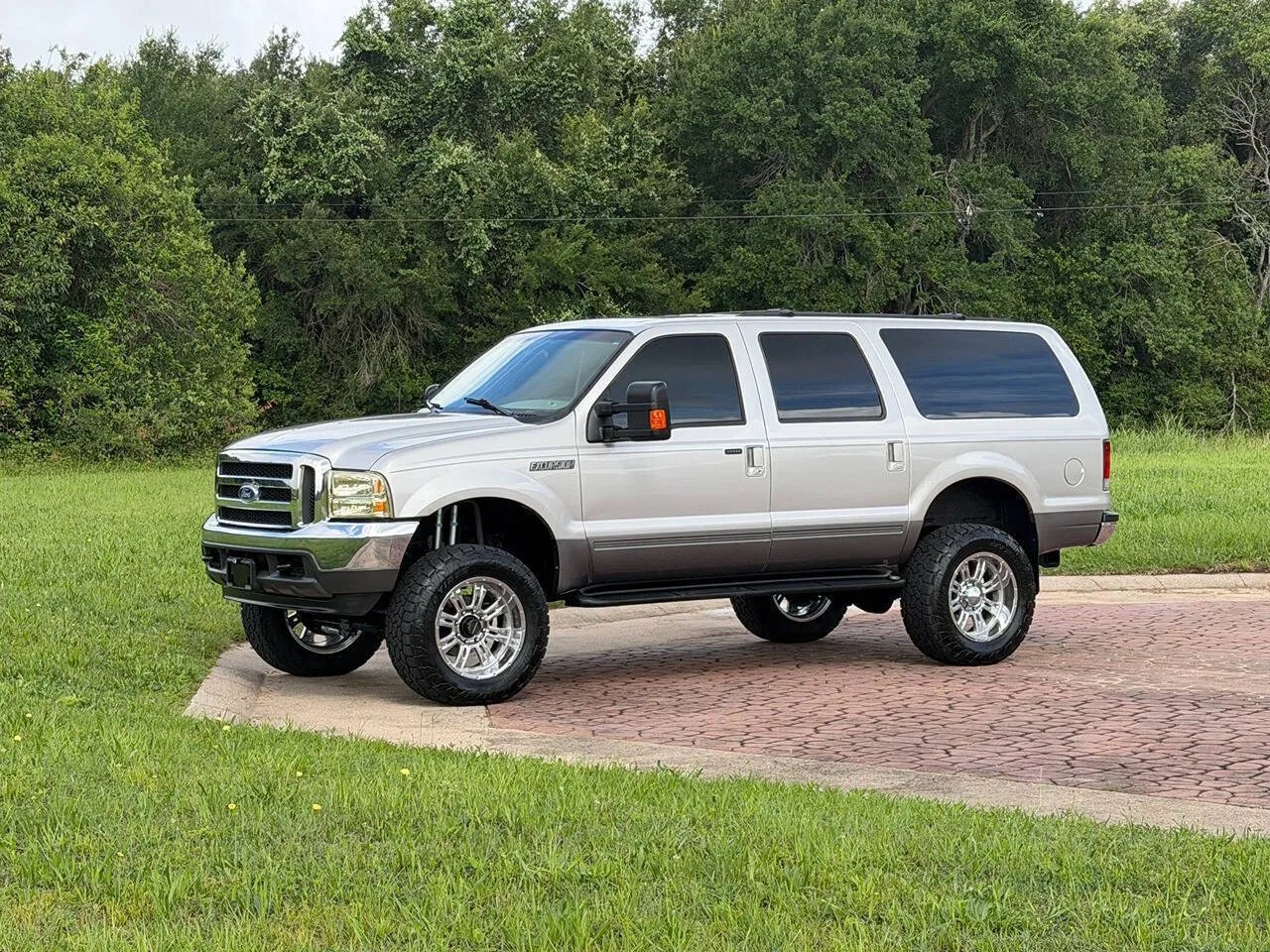 2002 Ford Excursion XLT - 2