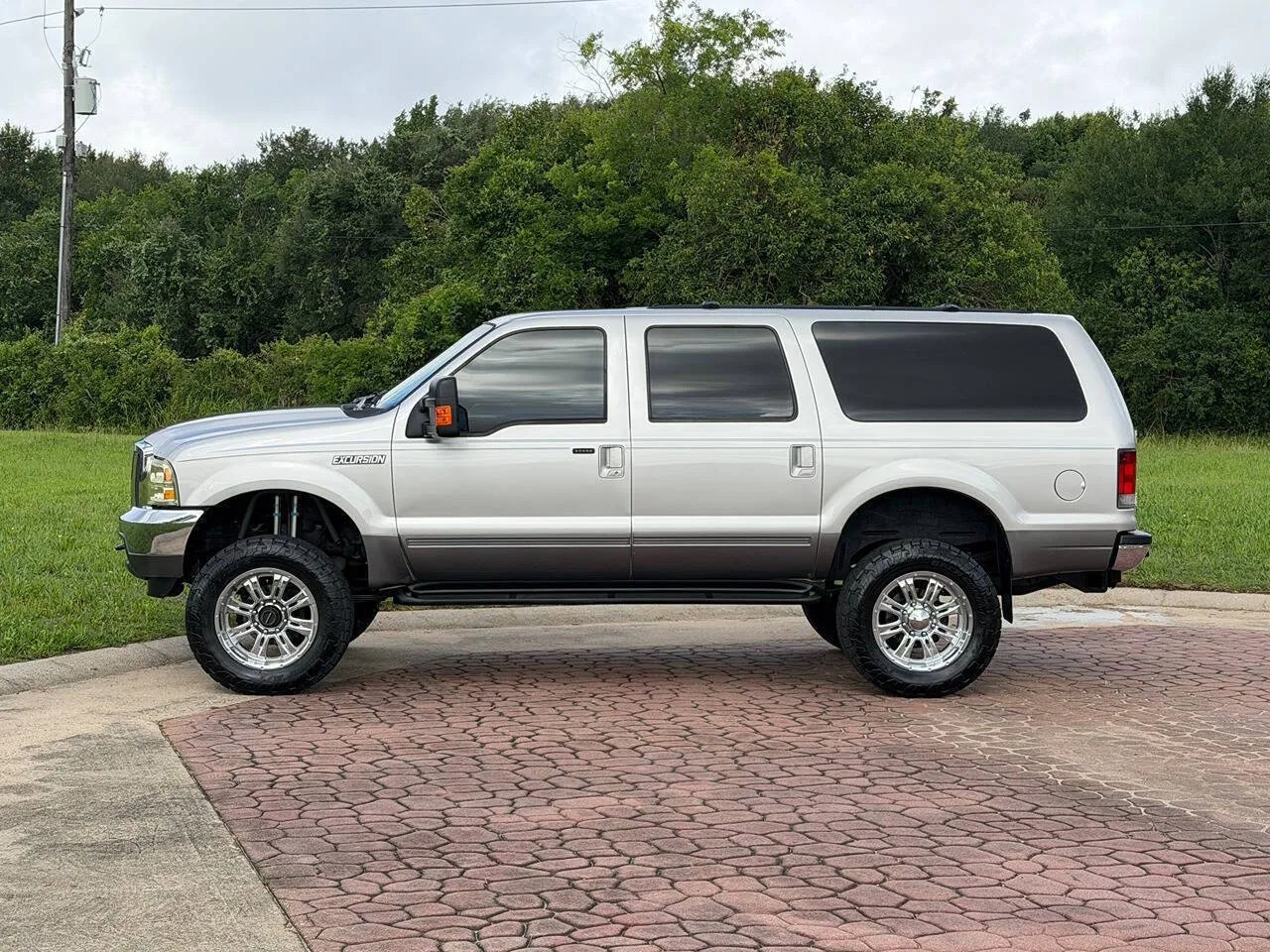2002 Ford Excursion XLT - 3