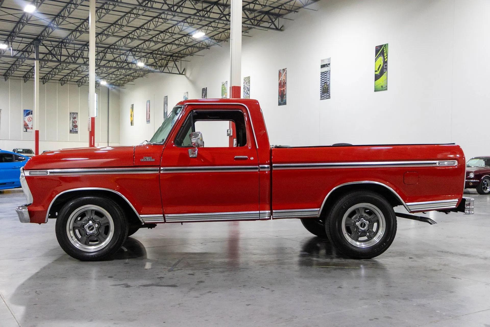 1977 Ford F100 Custom - 2