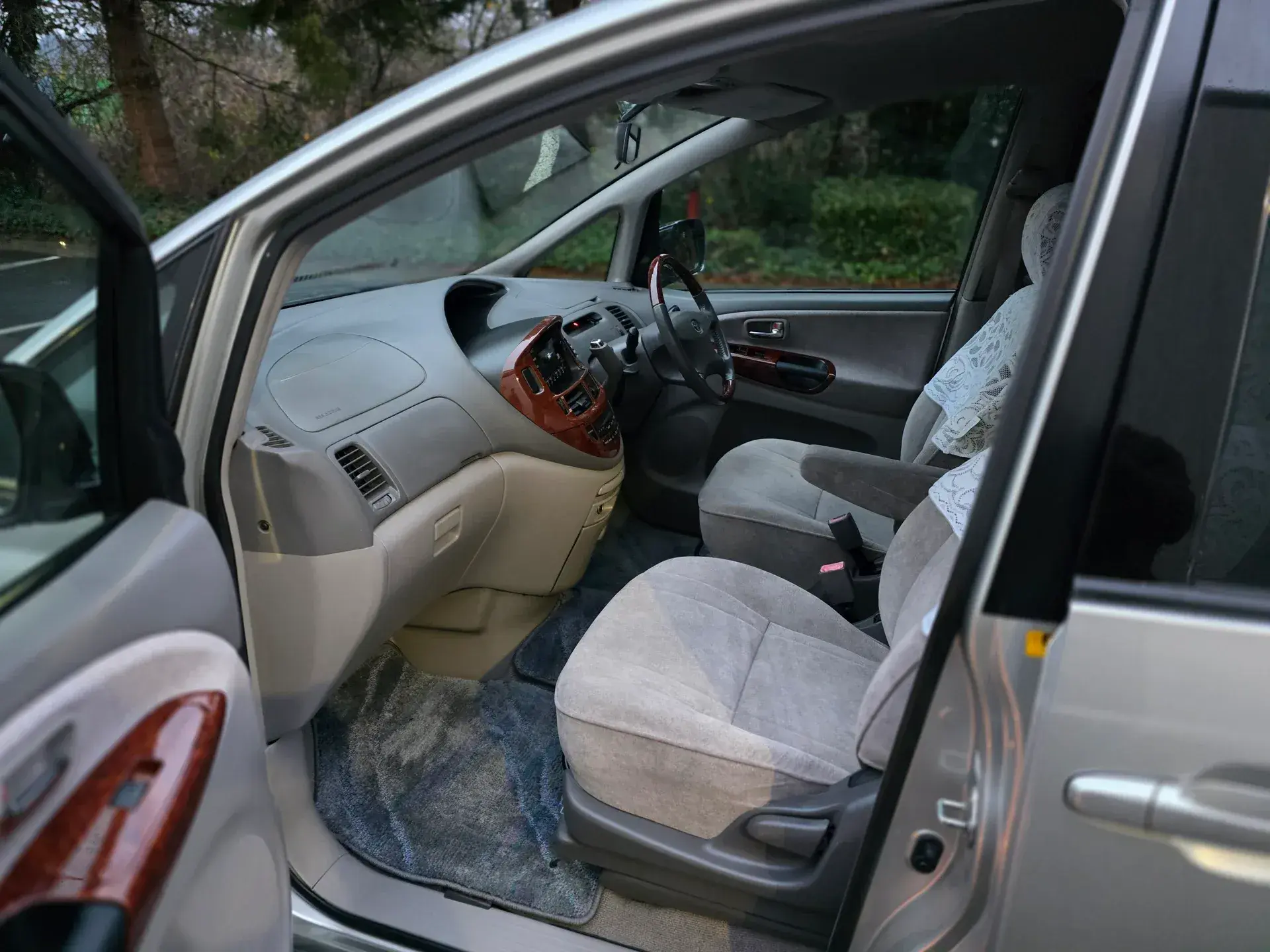 2000 Toyota Estima L