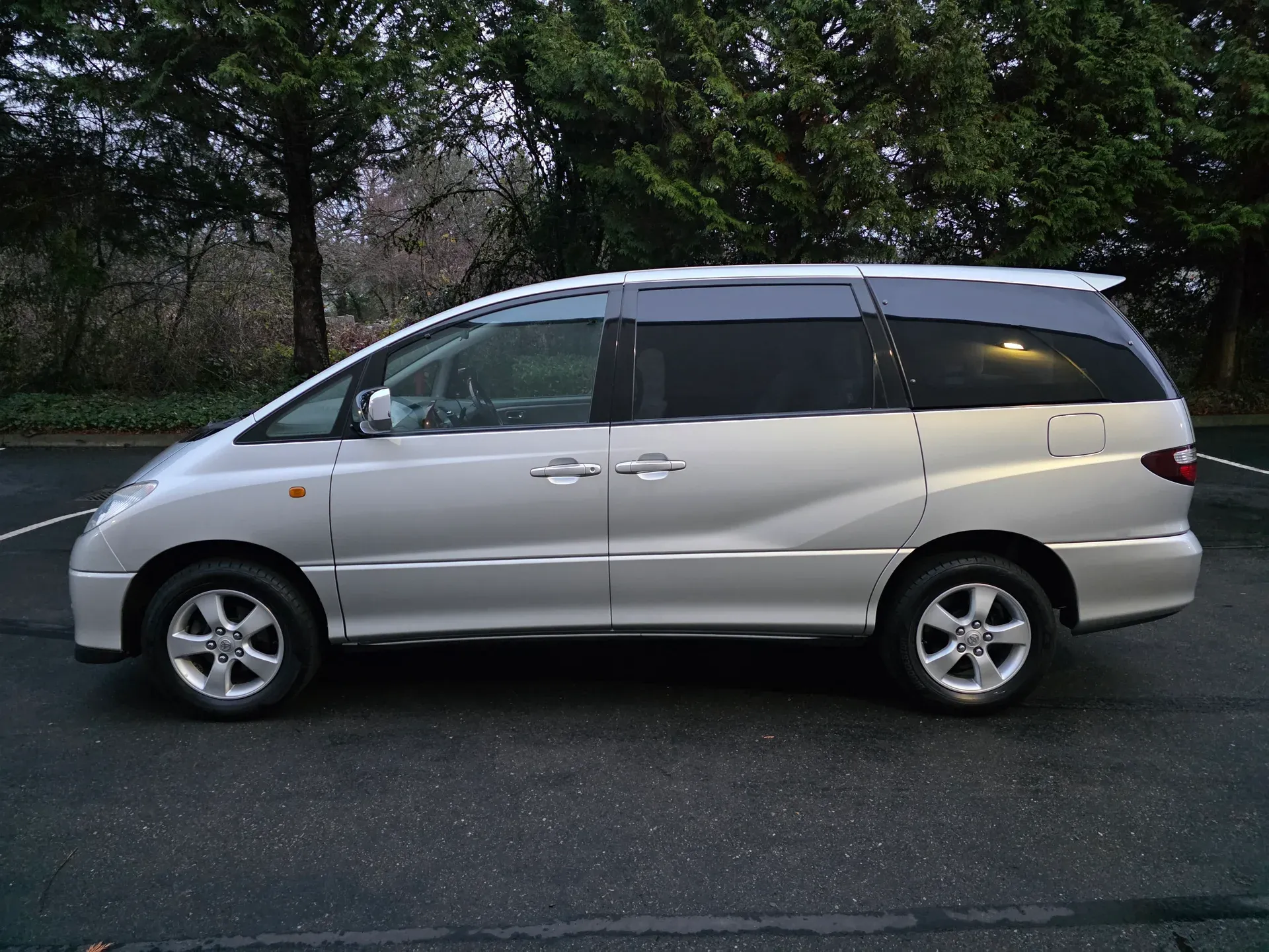 2000 Toyota Estima L - 2