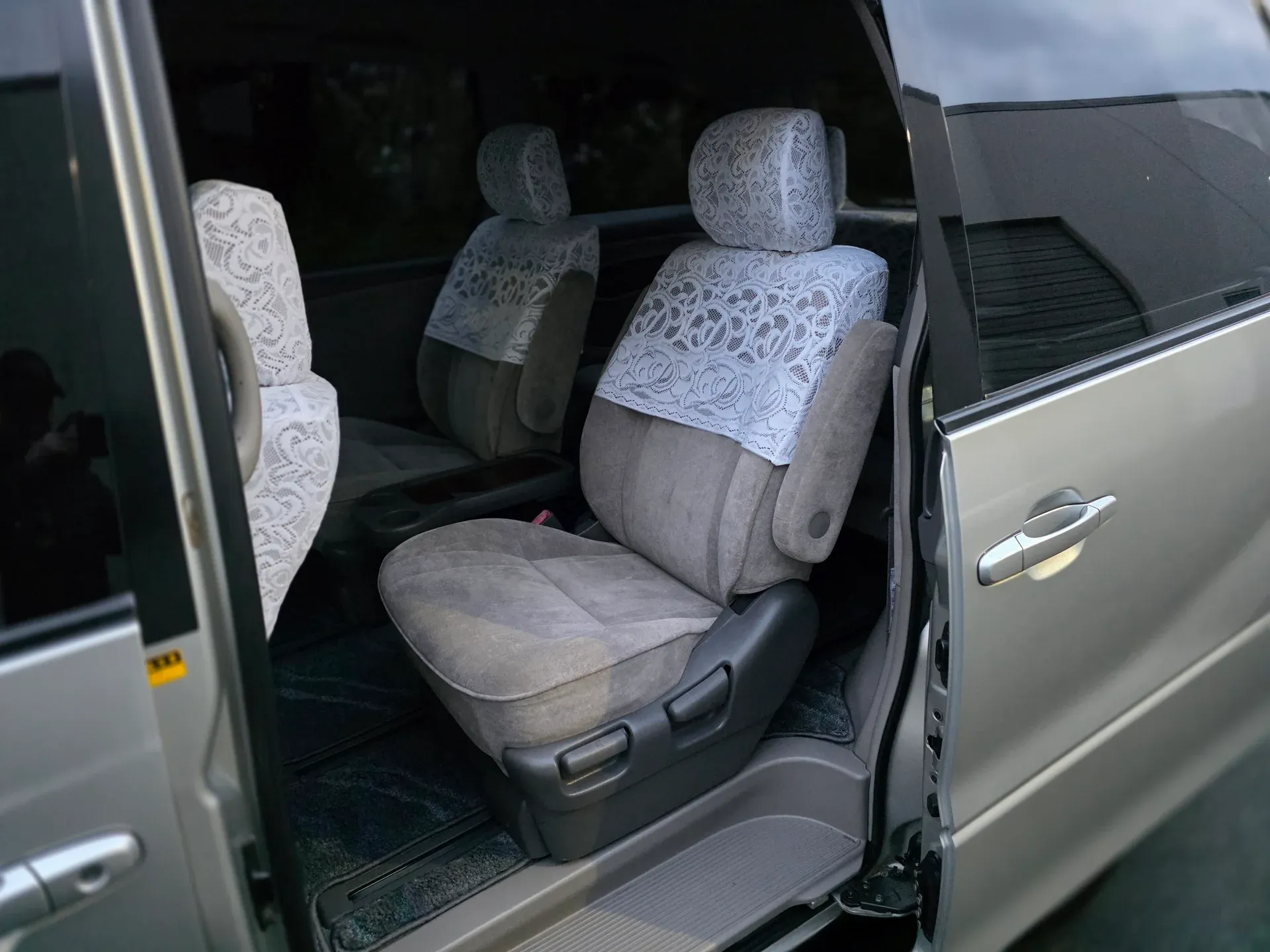 2000 Toyota Estima L