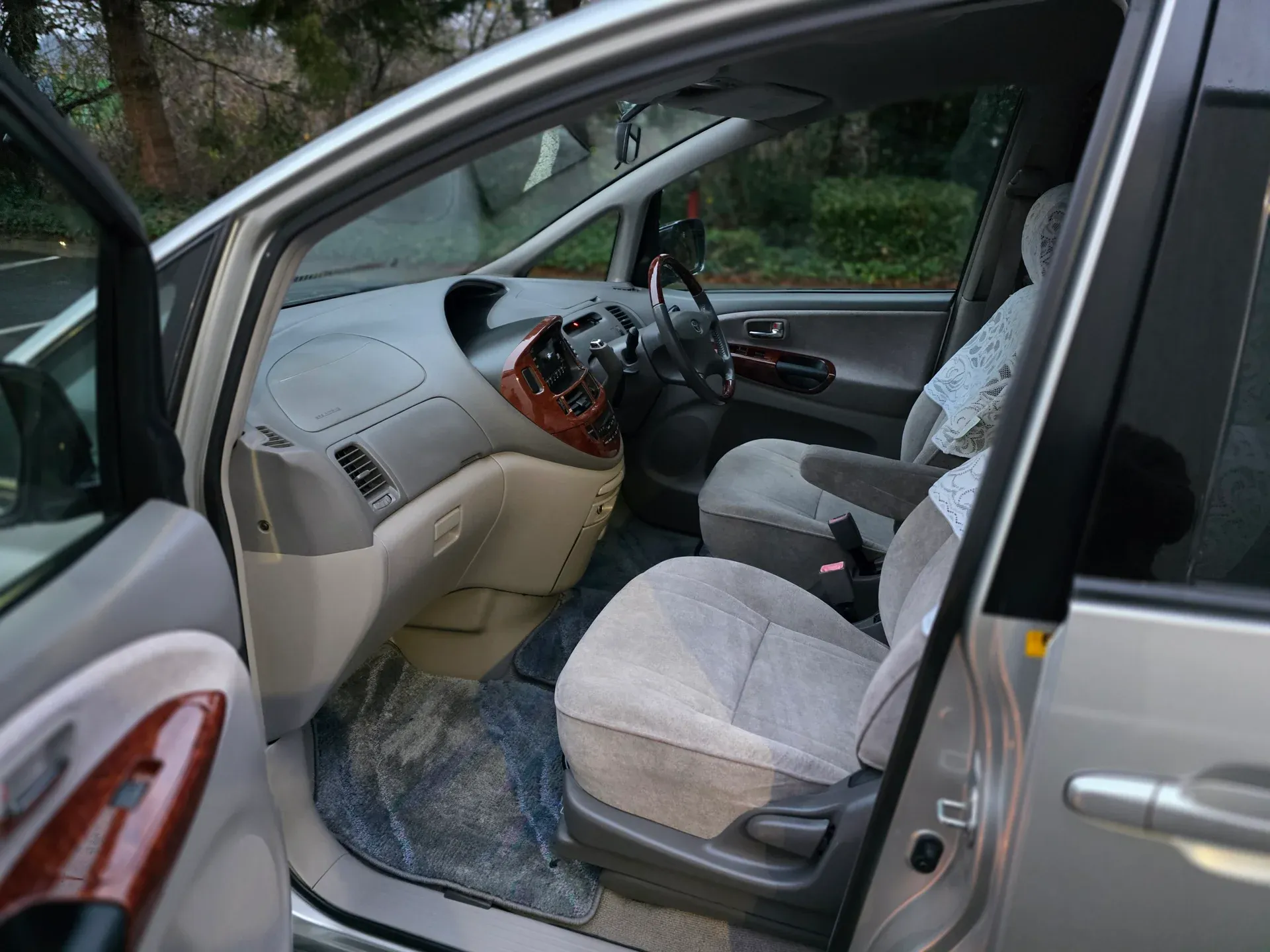 2000 Toyota Estima L