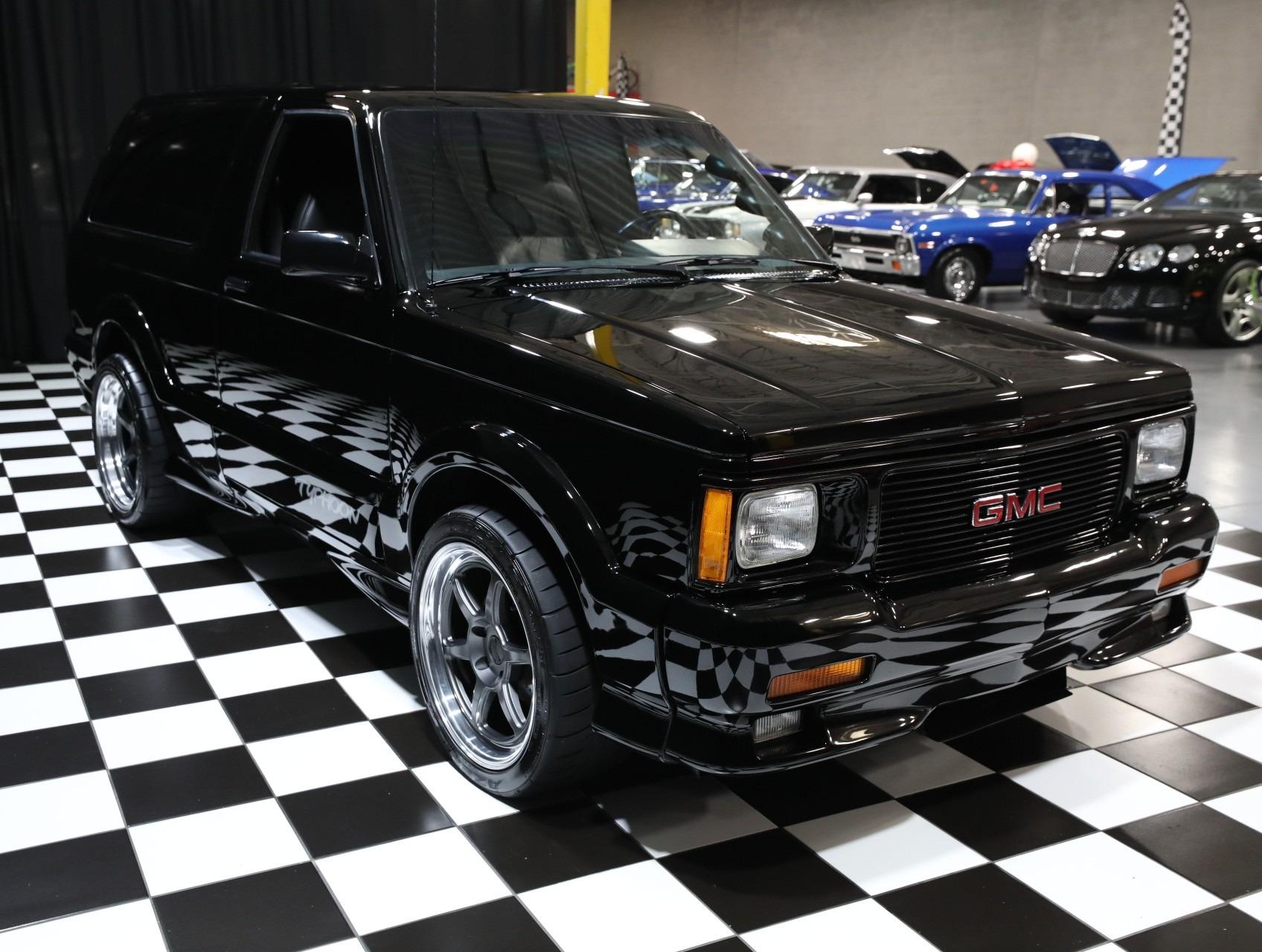  GMC Typhoon