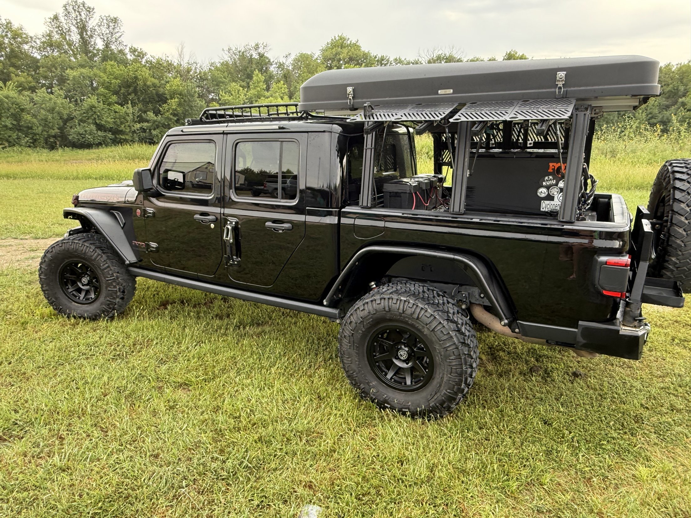 HEMI V8-Powered 2022 Jeep Gladiator