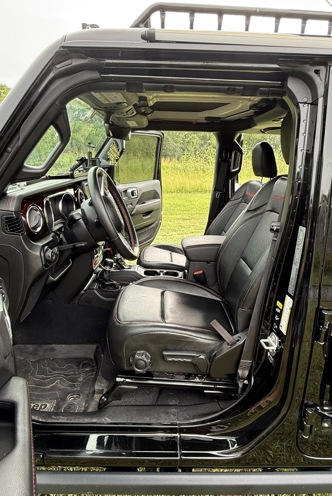 HEMI V8-Powered 2022 Jeep Gladiator