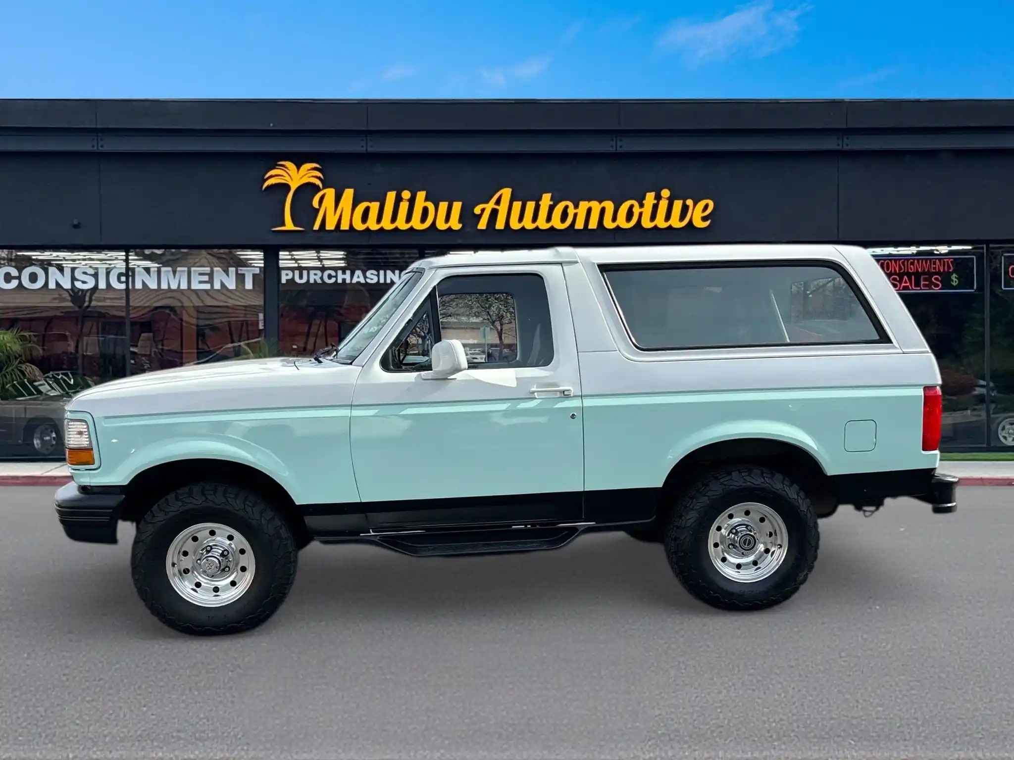 1996 Ford Bronco - 2