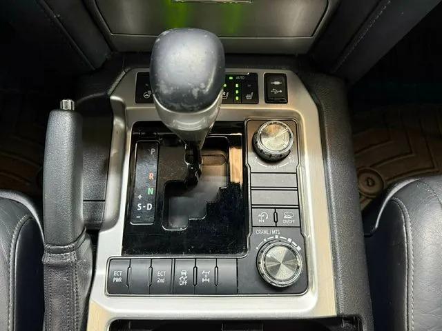 2019 Toyota Land Cruiser