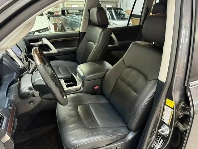 2019 Toyota Land Cruiser
