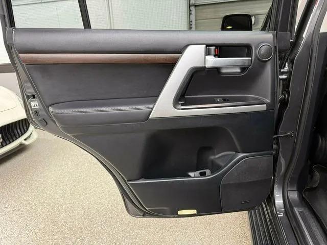 2019 Toyota Land Cruiser