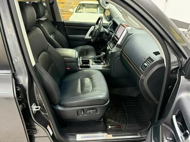 2019 Toyota Land Cruiser