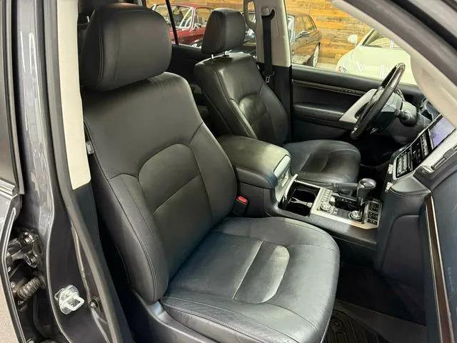 2019 Toyota Land Cruiser
