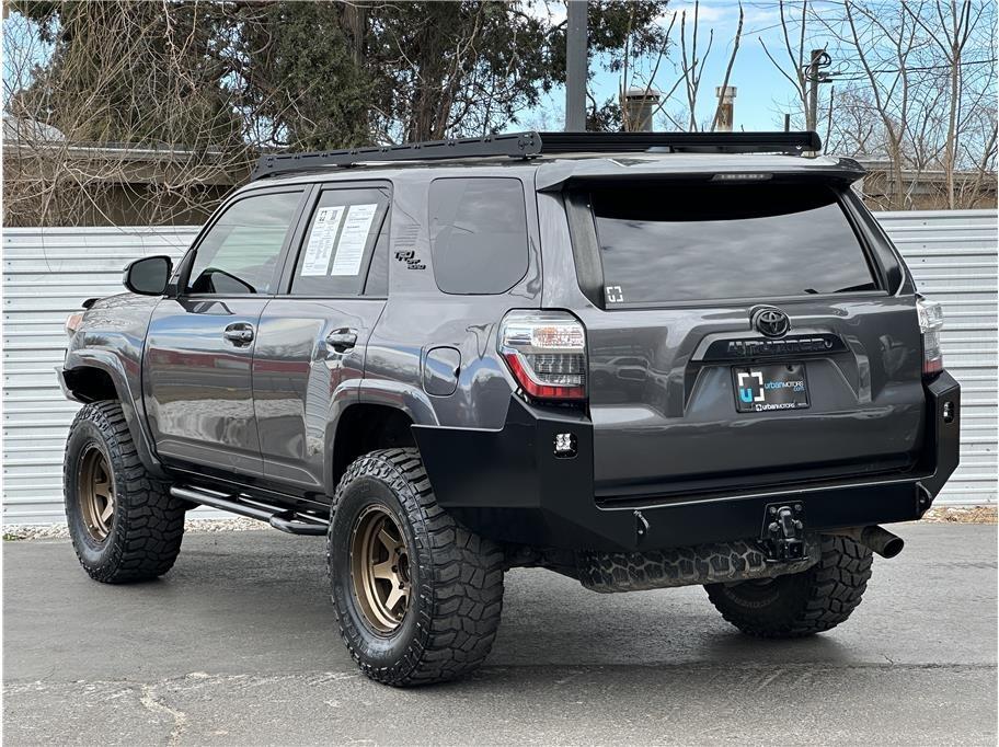 2018 Toyota 4Runner TRD Off-Road - 3