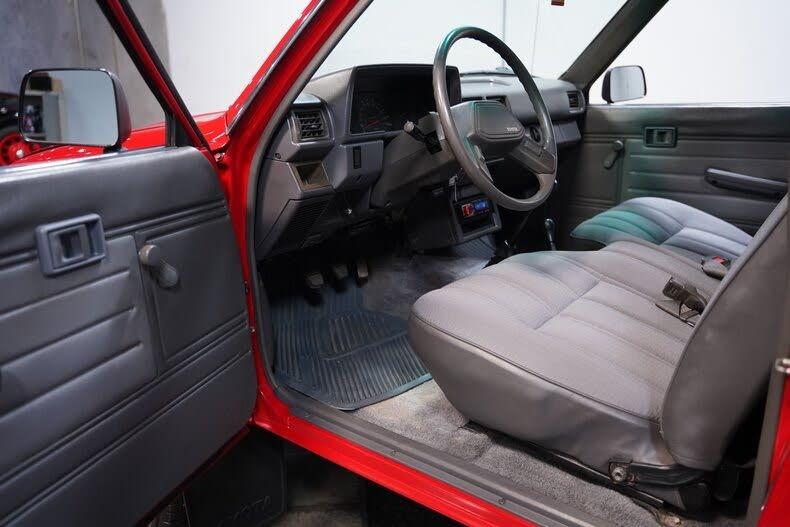 1988 Toyota Pickup SR5 - 2