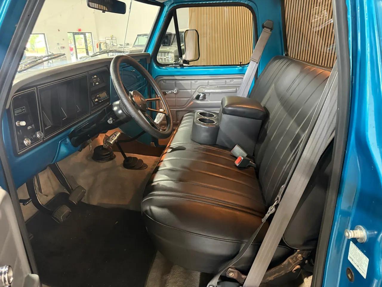 Restored 1975 Ford F-100 - 5