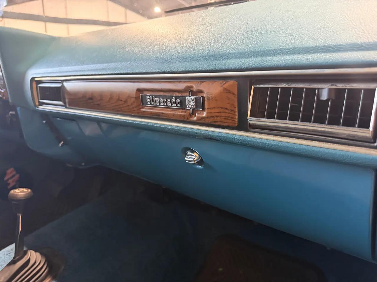 1977 Chevrolet K10 Suburban