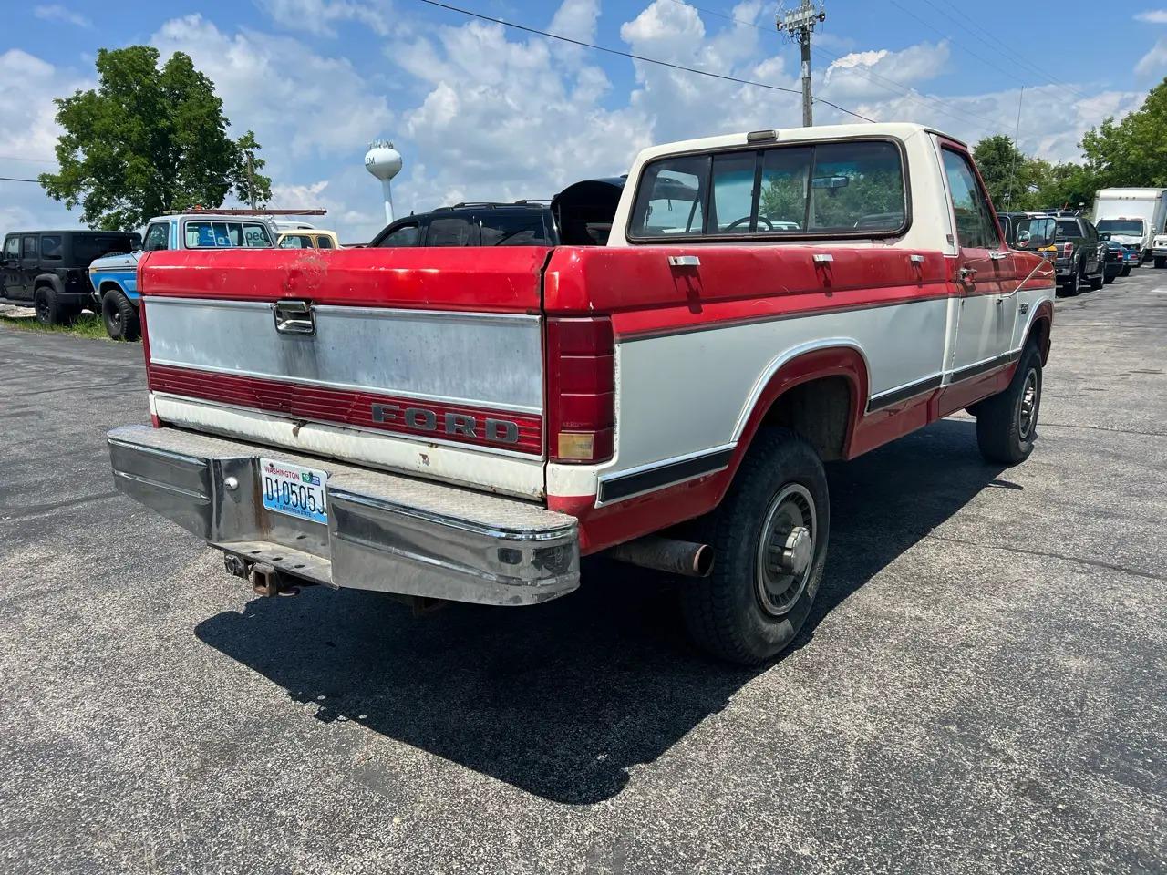 1986 Ford F-250 Lariat - 4