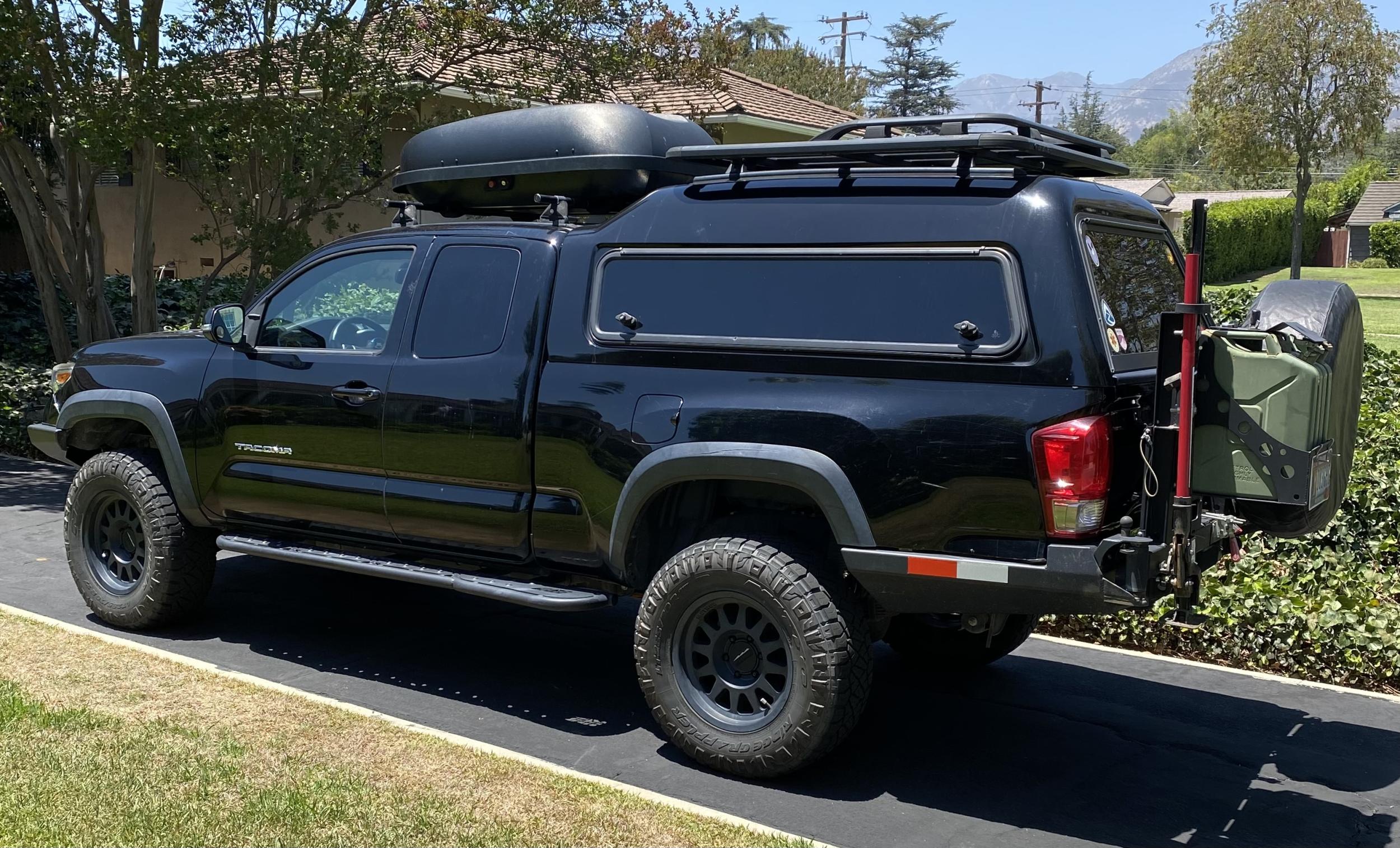 2017 Toyota Tacoma TRD Off-Road - 5