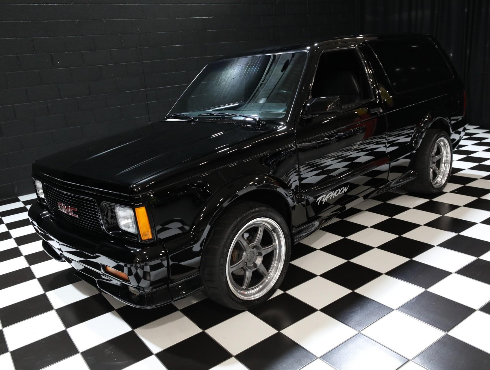  GMC Typhoon
