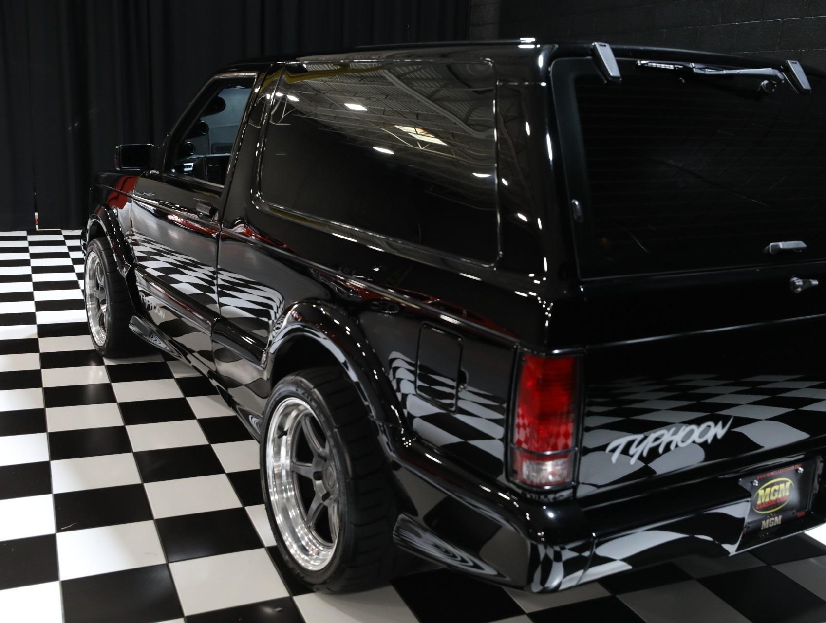 1993 GMC Typhoon - 3
