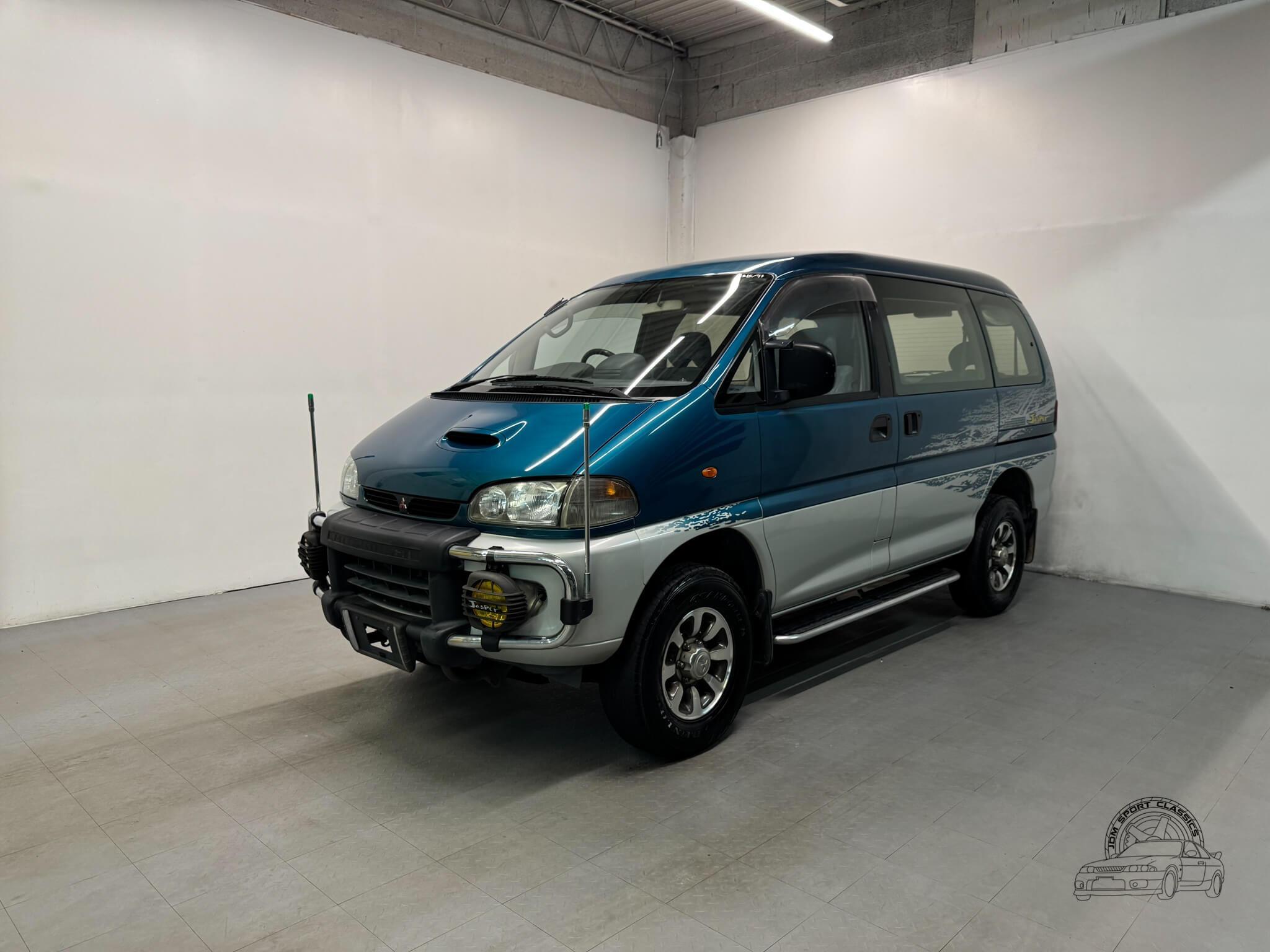  Mitsubishi Delica