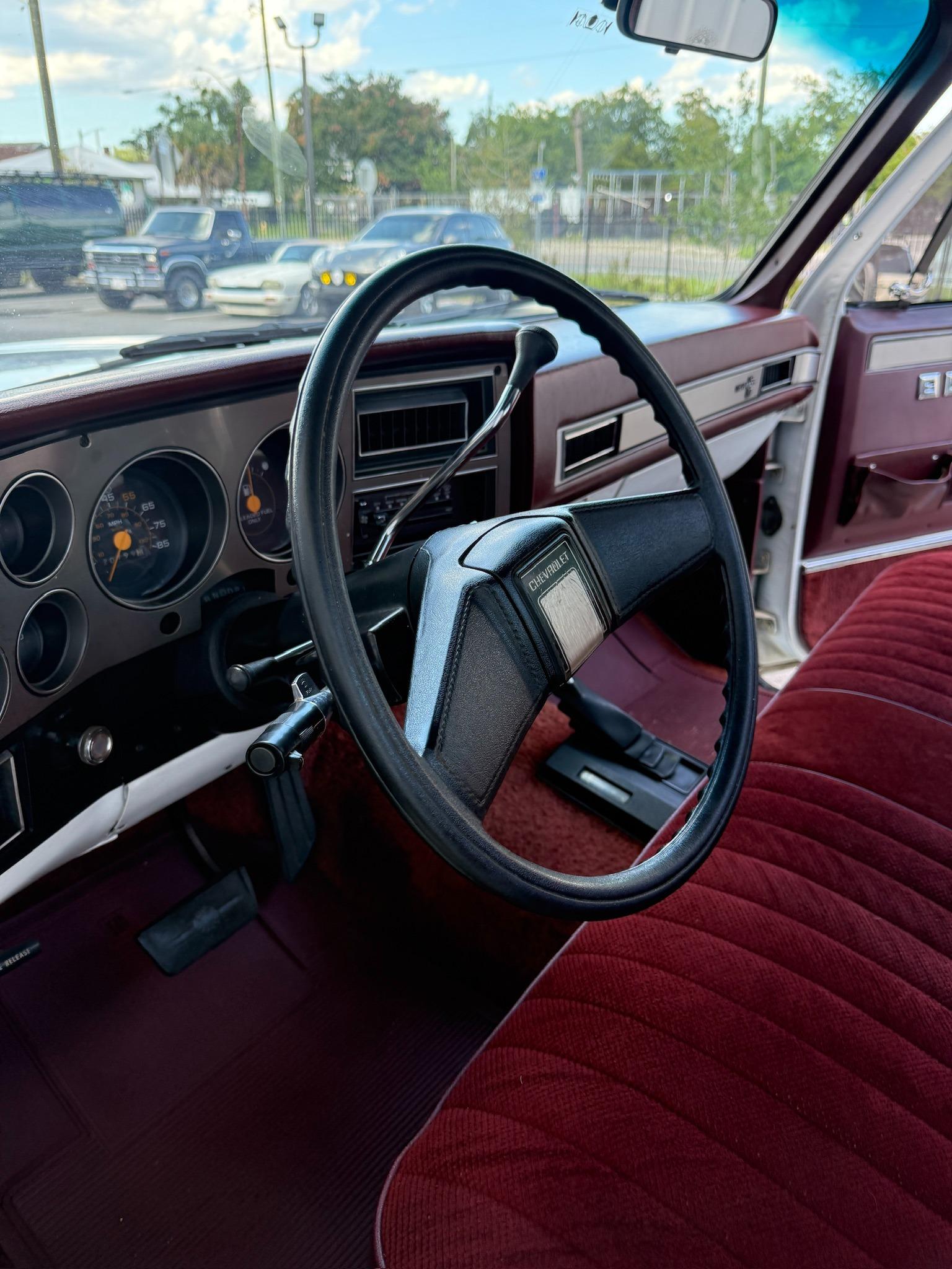 1987 Chevrolet Silverado V-10