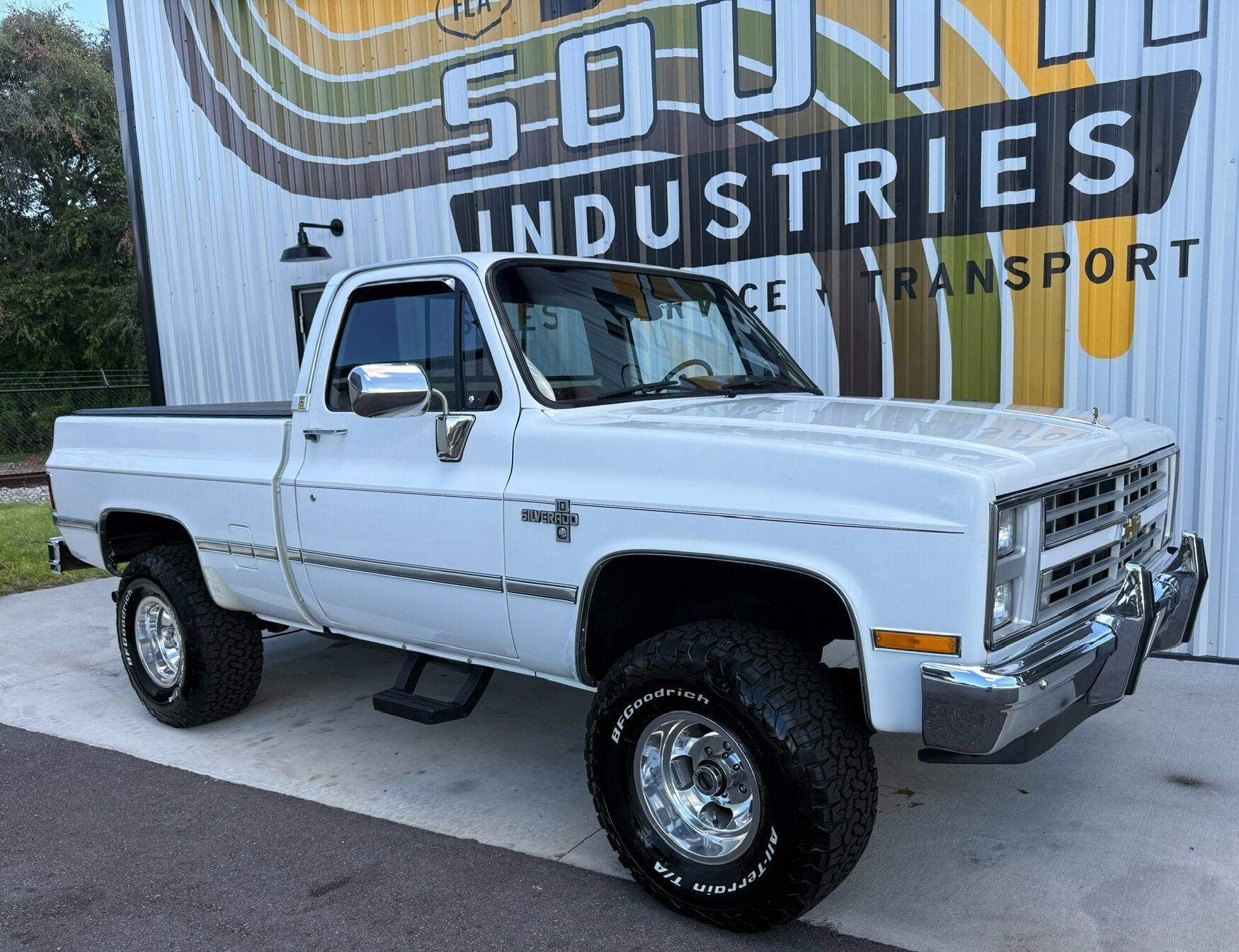 1987 Chevrolet Silverado V-10 - 4
