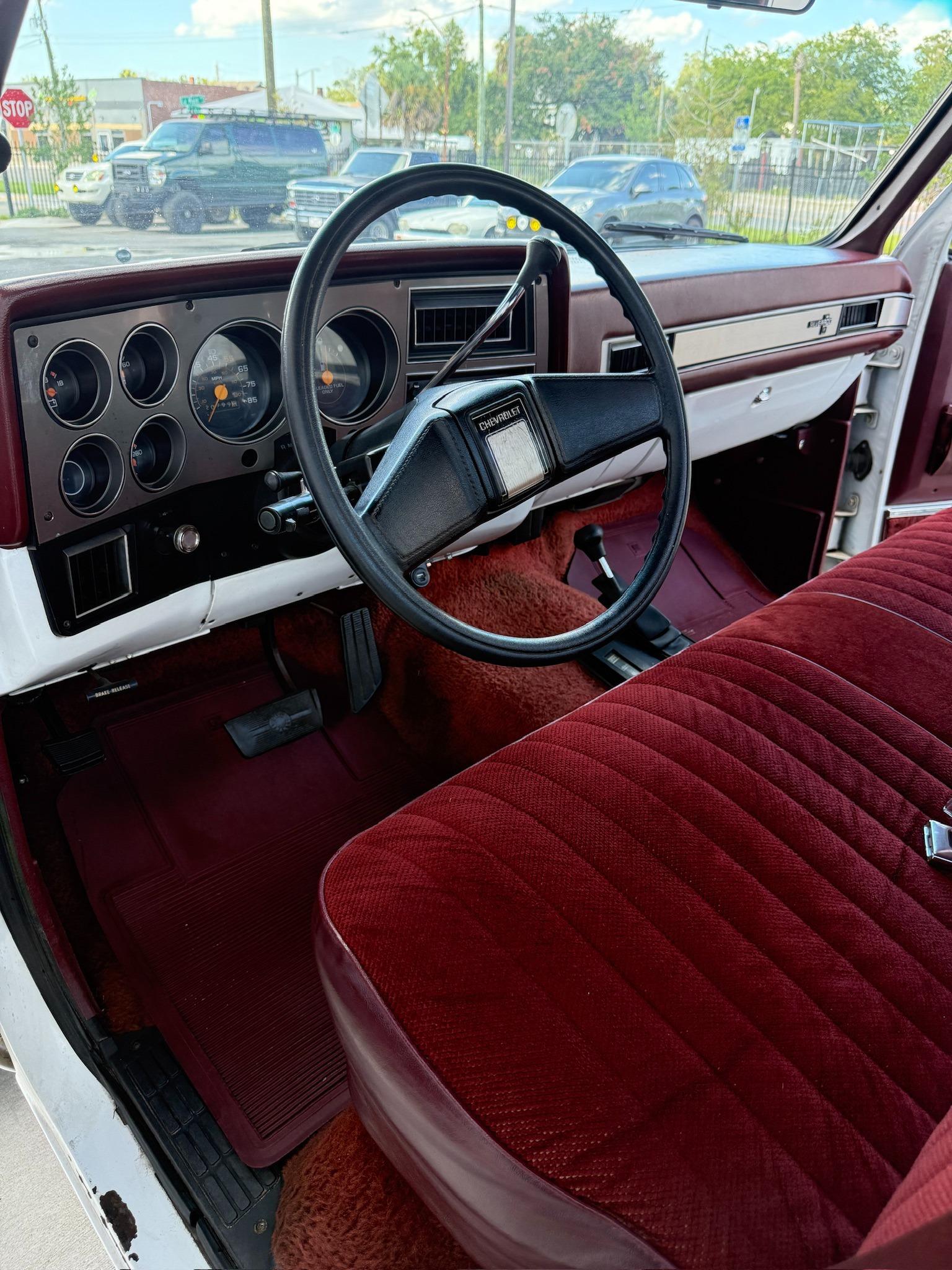 1987 Chevrolet Silverado V-10