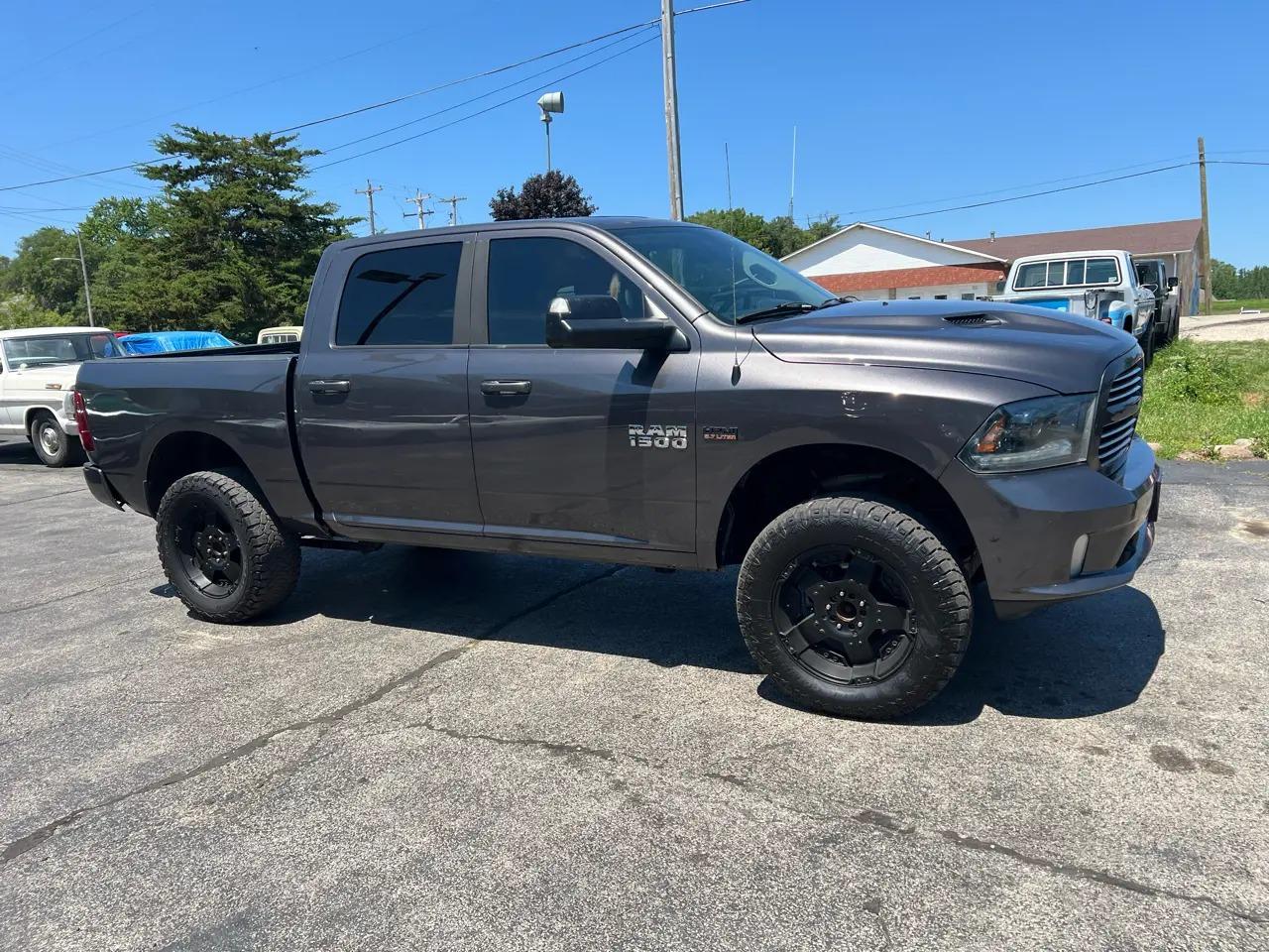 2015 RAM 1500 Sport - 3