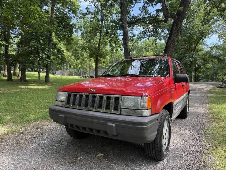 1995 Jeep Grand Cherokee Laredo - 2
