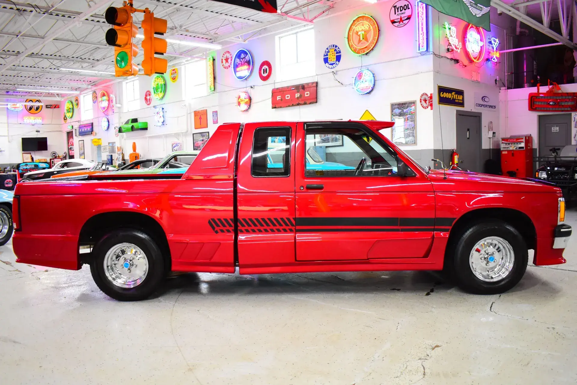1988 Chevrolet S-10 EXTENDED CAB - 2