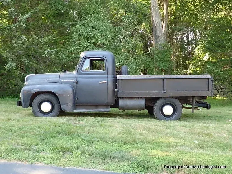 1952 International L120 Flatbed