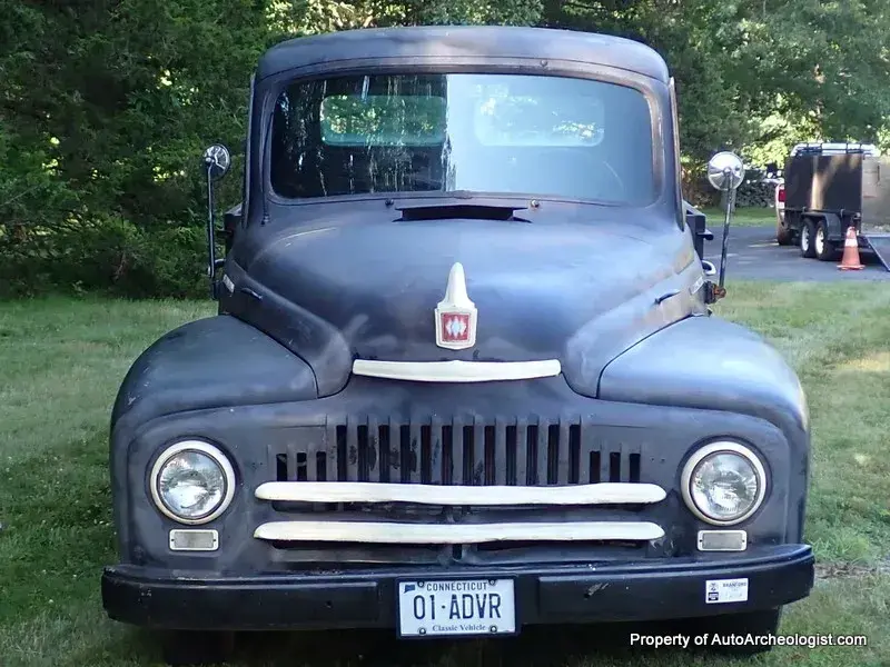 1952 International L120 Flatbed