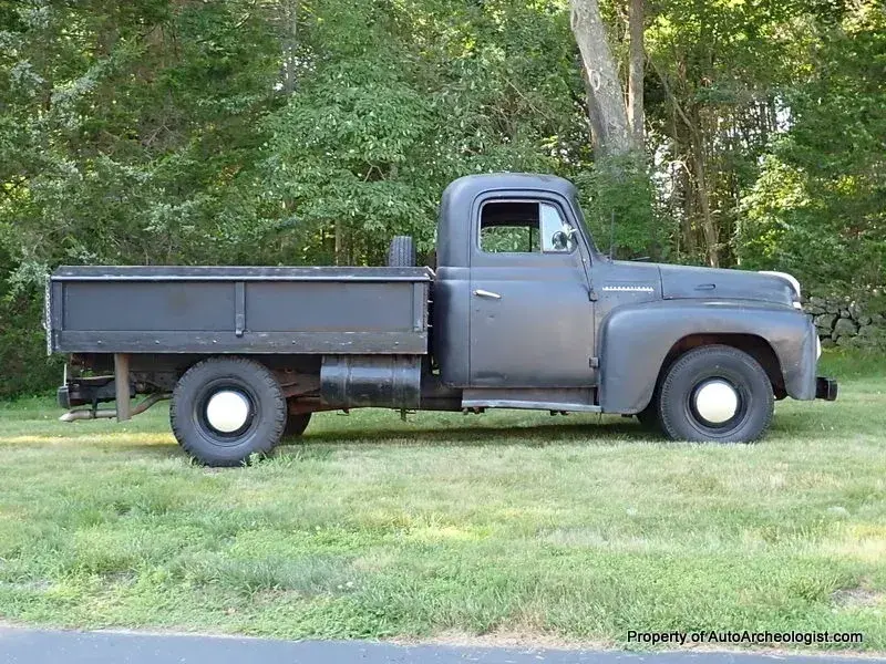 1952 International L120 Flatbed - 5