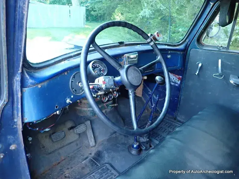1952 International L120 Flatbed